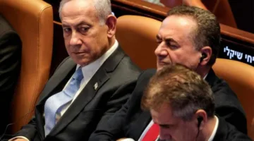 النواب الإسرائيليون يرفضون مشروع قانون المعارضة لحل “الكنيست” وإجراء انتخابات مبكرة.. ونتنياهو يتجنب الأزمات.