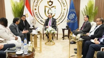 رئيس هيئة الرعاية الصحية يشرف على إنشاء مركز متقدم لعلاج أمراض العيون في مستشفى رمد بورسعيد