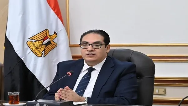 رئيس جامعة القاهرة يتخذ قرارات مهمة ويوجه تعليمات مباشرة بشأن مشروع سكن أعضاء هيئة التدريس