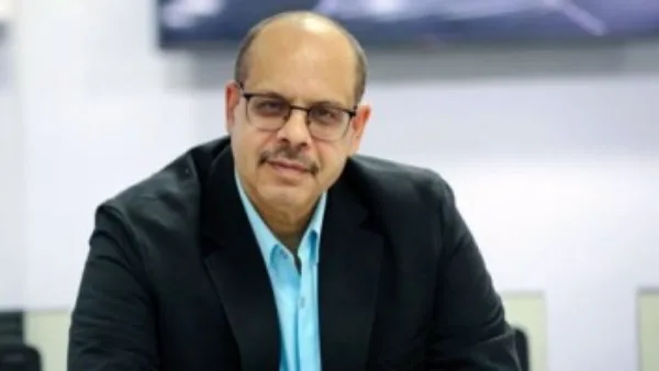 كاتب: مصر بذلت جهوداً دبلوماسية لوقف حرب غزة وتتحمل مسؤولية تاريخية نحو القضية الفلسطينية كاتب: مصر بذلت جهوداً دبلوماسية لوقف حرب غزة وتتحمل مسؤولية تاريخية نحو القضية الفلسطينية