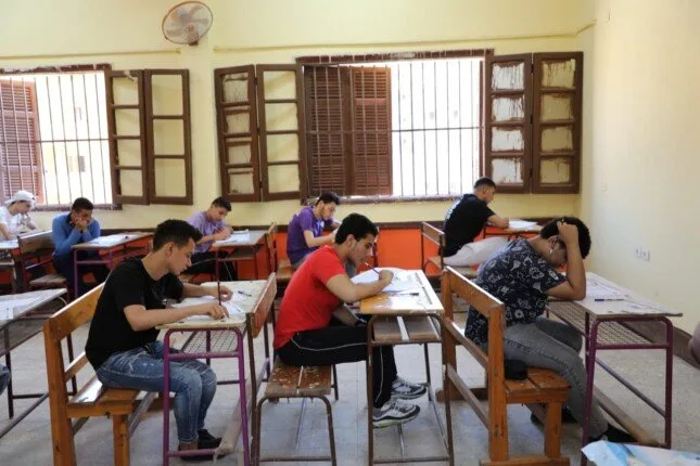 الأحد القادم: انطلاق أول امتحانات الثانوية العامة لعام 2025 الأحد القادم: انطلاق أول امتحانات الثانوية العامة لعام 2025