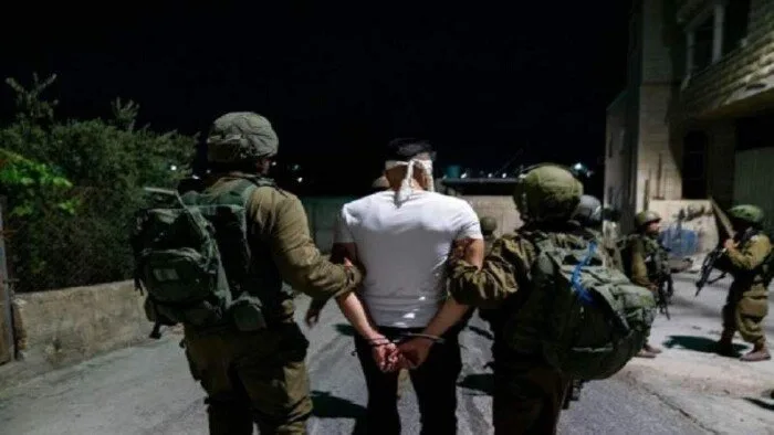 إسرائيل تطلق عملية عسكرية في سوريا وتعتقل فلسطينيين. إسرائيل تطلق عملية عسكرية في سوريا وتعتقل فلسطينيين.