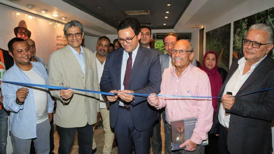 وزير الثقافة يطلق المعرض الاستعادي للفنان الراحل أشرف الحادي تحت عنوان «الفنان النبيل». وزير الثقافة يطلق المعرض الاستعادي للفنان الراحل أشرف الحادي تحت عنوان «الفنان النبيل».
