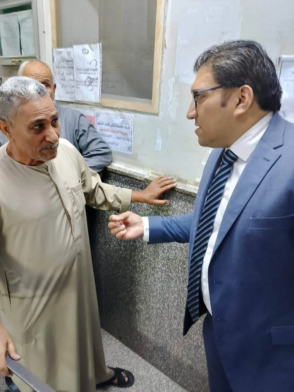 بالصور.. مدير التأمين الصحي في الغربية يزور عيادة السنطة لمعالجة مشكلة الازدحام بالصور.. مدير التأمين الصحي في الغربية يزور عيادة السنطة لمعالجة مشكلة الازدحام