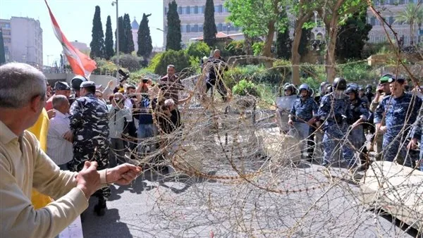 تحركات احتجاجية في وسط بيروت… وتصعيد قادم في الأفق! تحركات احتجاجية في وسط بيروت… وتصعيد قادم في الأفق!