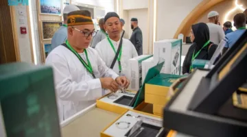 زوار برنامج خادم الحرمين الشريفين للحج يتفقدون المعرض والمتحف الدولي للسيرة النبوية في المدينة المنورة