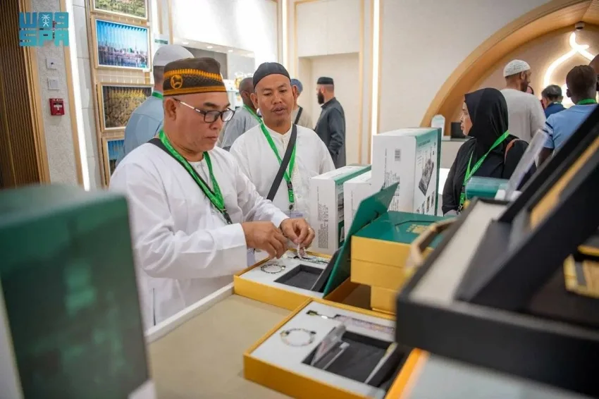 زوار برنامج خادم الحرمين الشريفين للحج يتفقدون المعرض والمتحف الدولي للسيرة النبوية في المدينة المنورة زوار برنامج خادم الحرمين الشريفين للحج يتفقدون المعرض والمتحف الدولي للسيرة النبوية في المدينة المنورة