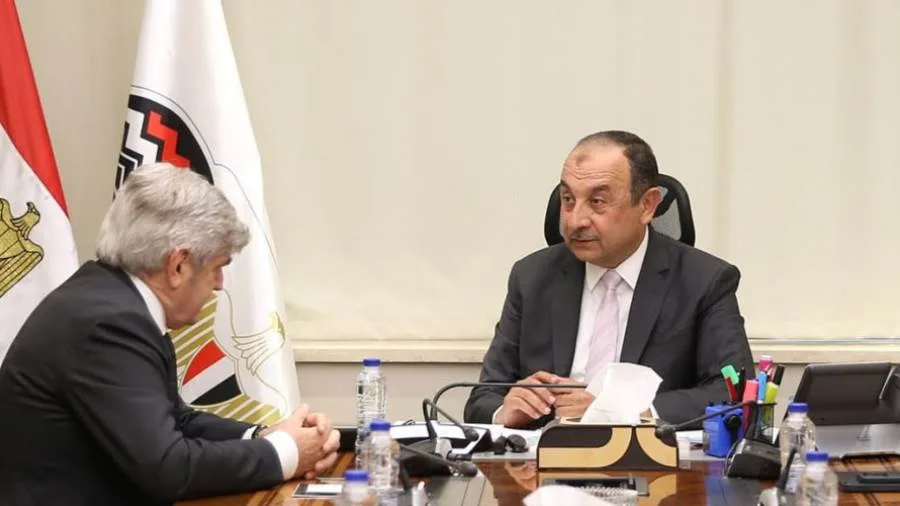 وزير قطاع الأعمال يبحث مع شركة “ماير تكنيمونت” الإيطالية آخر مستجدات مشروع حمض النيتريك ونترات الأمونيوم في شركة كيما بأسوان وزير قطاع الأعمال يبحث مع شركة “ماير تكنيمونت” الإيطالية آخر مستجدات مشروع حمض النيتريك ونترات الأمونيوم في شركة كيما بأسوان