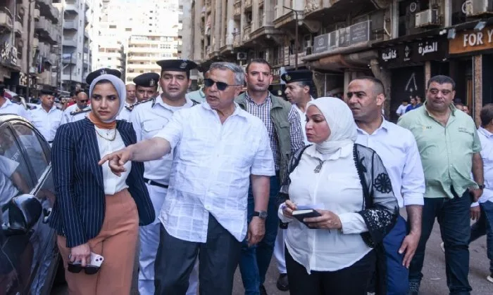 حملة واسعة في الإسكندرية: المحافظ يعمد إلى إغلاق منشآت غير قانونية ويؤكد على ضرورة الانضباط في شارع أطلس حملة واسعة في الإسكندرية: المحافظ يعمد إلى إغلاق منشآت غير قانونية ويؤكد على ضرورة الانضباط في شارع أطلس