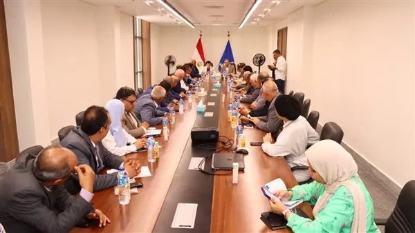 وزير الشباب ومحافظ دمياط يلتقيان أعضاء مجلسي النواب والشيوخ وزير الشباب ومحافظ دمياط يلتقيان أعضاء مجلسي النواب والشيوخ