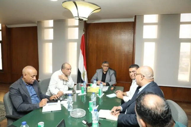 محافظ الجيزة يشرف على تحديث البنية الأساسية في المنطقة الصناعية والتجارية محافظ الجيزة يشرف على تحديث البنية الأساسية في المنطقة الصناعية والتجارية