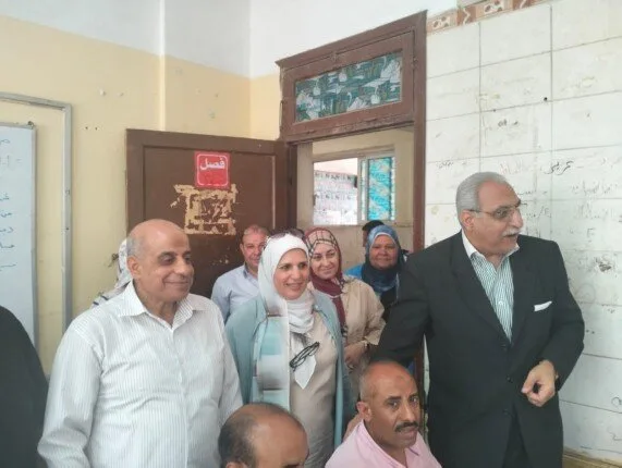 مدير تعليم القليوبية يؤكد على أهمية الدقة في تصحيح امتحانات الصف الثالث الإعدادي