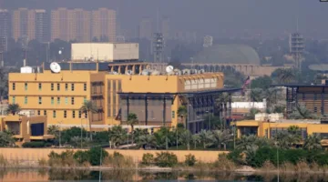 مصدر: انطلاق عملية إجلاء العاملين في السفارة الأميركية