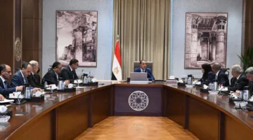 رئيس الوزراء يراقب استراتيجيات وتدابير توسيع مشروعات تحلية مياه البحر