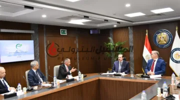 وزير البترول يراقب التقدم في مشروع إنتاج حمض الفوسفوريك