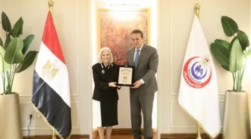 وزير الصحة والسكان يكرّم السفيرة هيفاء أبو غزالة تقديراً لجهودها خلال فترة خدمتها