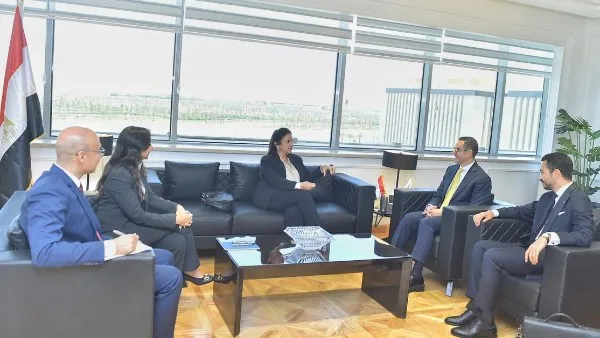 وزير الاستثمار: الحكومة تركز بشكل كبير على تعزيز قطاع التأمين الصحي وزير الاستثمار: الحكومة تركز بشكل كبير على تعزيز قطاع التأمين الصحي