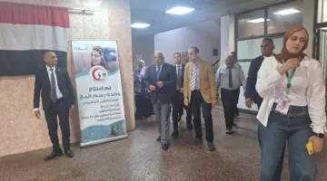 وزير الكهرباء يزور مستشفى ألماظة ويعلن: تحسين خدمات الرعاية الصحية للموظفين في المحافظات.