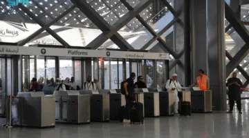 المدينة المنورة تودّع الحجاج المغادرين جواً وتستمر في استقبال ضيوف الرحمن بواسطة قطار الحرمين السريع