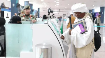 المدير العام المؤقت للجوازات يراقب تقدم العمل في صالات الجوازات بميناء جدة الإسلامي