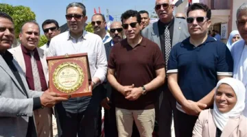 وزير الشباب ومحافظ دمياط ي inaugurate ملعب كرة القدم والمركز الاجتماعي في نادي كفر سعد