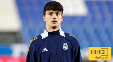 رسميًا: ريال مدريد يمدد عقد مدافعه الشاب