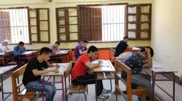 تراجع مجموع الثانوية العامة إلى 320 نقطة.. اكتشف درجات كل مادة