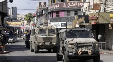 الجيش المحتل يطلب من سكان مخيم خان يونس إخلاء منازلهم.