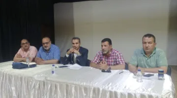 وكيل وزارة التعليم في كفر الشيخ يجتمع بأعضاء مركز استفسارات امتحانات الثانوية العامة.