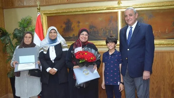 محافظ الغربية يقدّم تكريمًا للأمهات المثاليّات ويؤكد: المرأة المصرية ستبقى دعامة أساسية في بناء الوطن محافظ الغربية يقدّم تكريمًا للأمهات المثاليّات ويؤكد: المرأة المصرية ستبقى دعامة أساسية في بناء الوطن