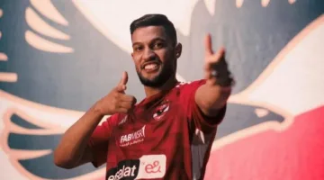 يحيى عطية الله يعلن رأيه بشأن استمراره في الأهلي ويؤكد: الأولوية للنادي الأحمر.