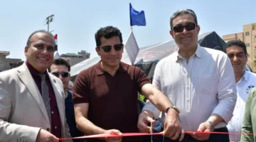 وزير الرياضة ومحافظ دمياط يدشّنان ملعب كرة القدم والمركز الاجتماعي في نادي كفر سعد