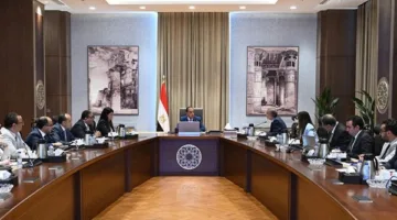 رئيس الوزراء يستعرض خطة العمل لإجراء التعداد السكاني والإسكان والمنشآت لعام 2027