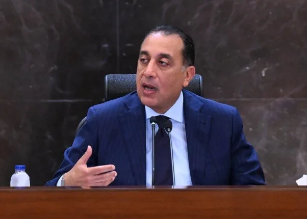«مدبولي» يقدم ملخصًا للتوصيات والأفكار المعروضة في برنامج «المواجهة» «مدبولي» يقدم ملخصًا للتوصيات والأفكار المعروضة في برنامج «المواجهة»