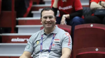 محمد إمام يقيّم الأداء الفني مع منتخب الناشئين لكرة اليد في البطولة العالمية ببولندا.