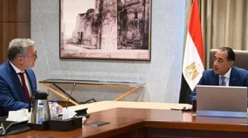 مدبولي: الحكومة تواصل دعم قطاع البترول وتوفير الحوافز لجذب الاستثمارات المحلية والأجنبية.