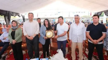 محافظ دمياط ووزير الشباب والرياضة يحضران جلسة برلمانية في نادي المستقبل