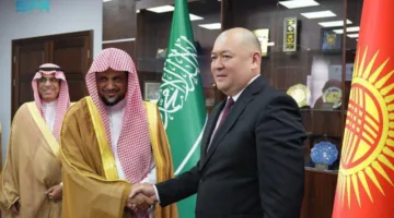 النائب العام يجتمع مع نظيره من قيرغيزستان ويوقعان اتفاقية تعاون.