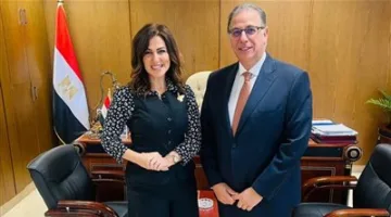 دينا عبد الكريم تجتمع مع نائب وزير الخارجية تحضيرًا لجولة مهمة لإرساء قواعد «الجبهة الوطنية» للمصريين في الخارج.