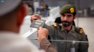 جوازات منفذ الوديعة تكتمل إجراءات مغادرة الحجاج.