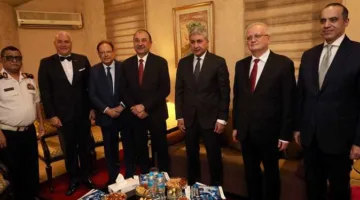 نيابة عن رئيس الحكومة، وزير السياحة والآثار يشارك في احتفالات العيد الوطني الروسي.