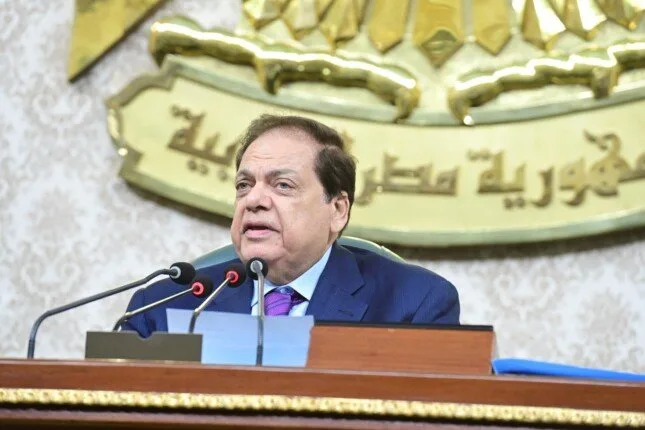 أبو العينين: العاصمة الإدارية إنجاز تاريخي يستحق الدراسة أبو العينين: العاصمة الإدارية إنجاز تاريخي يستحق الدراسة
