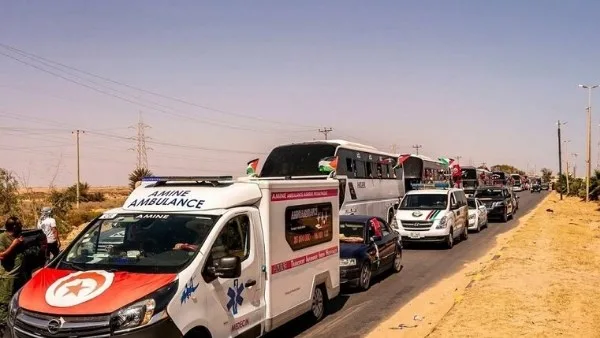قوات الأمن والجيش الليبي تعترض قافلة الصمود عند مدخل مدينة سرت