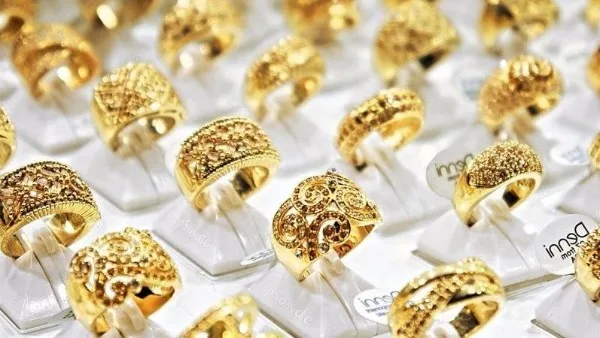 1000 جنيه | ارتفاع أسعار الجنيه الذهب مجددًا وعيار 21 يصل إلى هذا الرقم 1000 جنيه | ارتفاع أسعار الجنيه الذهب مجددًا وعيار 21 يصل إلى هذا الرقم