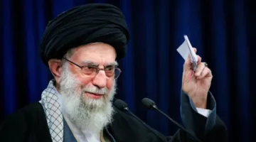 المرشد الإيراني يهدد إسرائيل بـ “عقاب شديد”