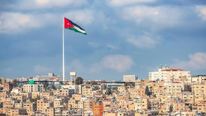 الأردن يوقف حركة الطيران مؤقتًا ويشدد على رفضه جعل أجوائه ساحة صراع الأردن يوقف حركة الطيران مؤقتًا ويشدد على رفضه جعل أجوائه ساحة صراع