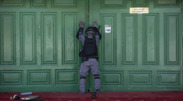الاحتلال الإسرائيلي يمنع الدخول إلى المسجد الأقصى ويعمم الإغلاق على الضفة الغربية.
