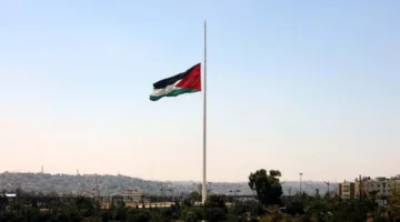 الجيش الأردني: الطائرات الحربية وأنظمة الدفاع التصديت لصواريخ وطائرات مسيرة دخلت الأجواء الأردنية.