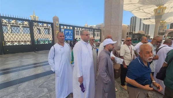 تقوم بعثة حج الجمعيات الأهلية بتنظيم جولات إلى الروضة الشريفة في المسجد النبوي.