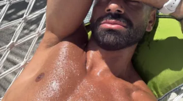 محمد صلاح يبرز في أحدث إطلالة له بعد انتهاء عطلته الصيفية
